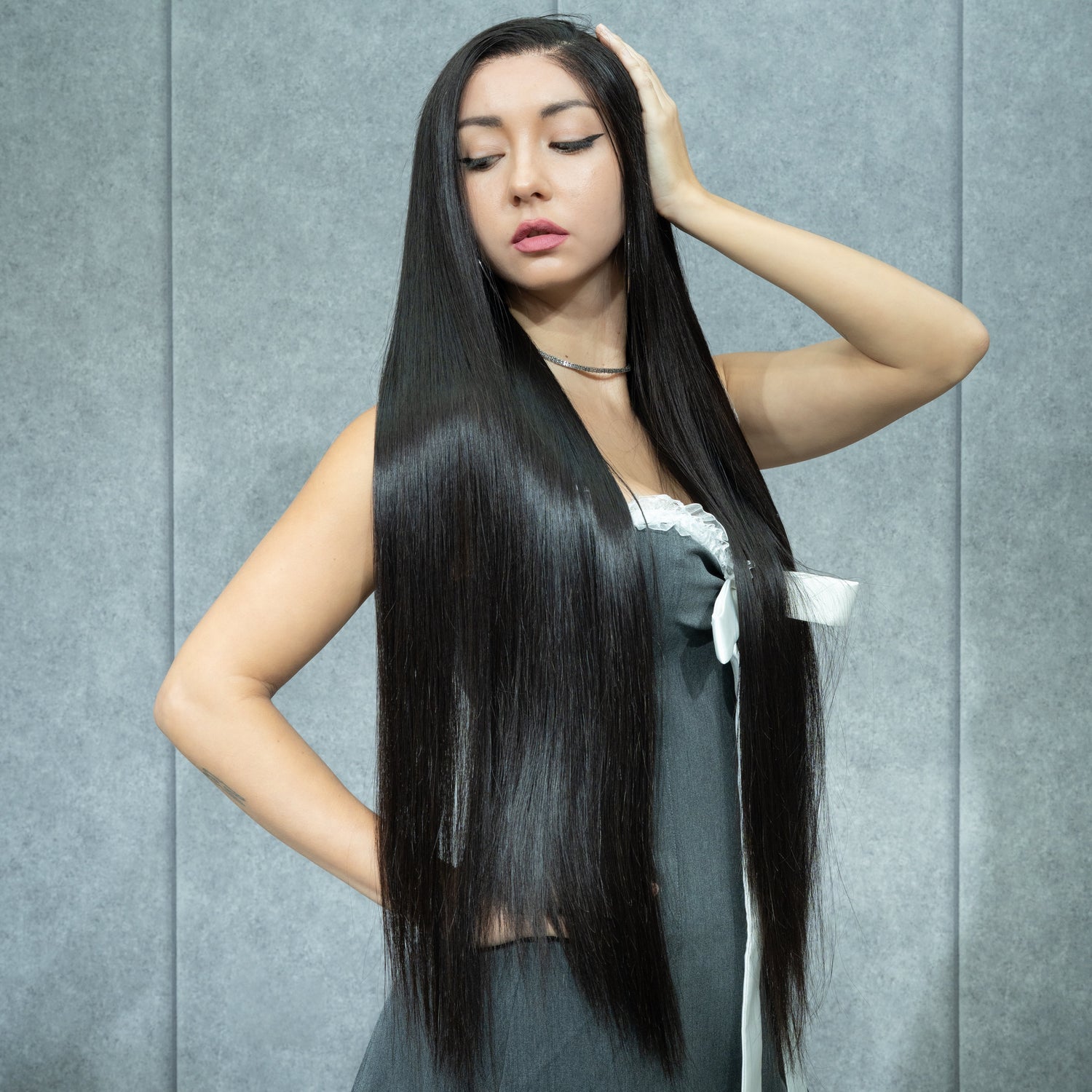STRAIGHT WIG