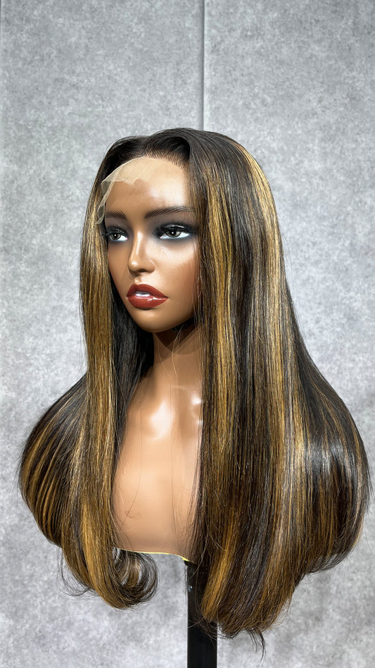 4x4 300 gr Hd Lace Brown Wig with Blonde Highlights Straight