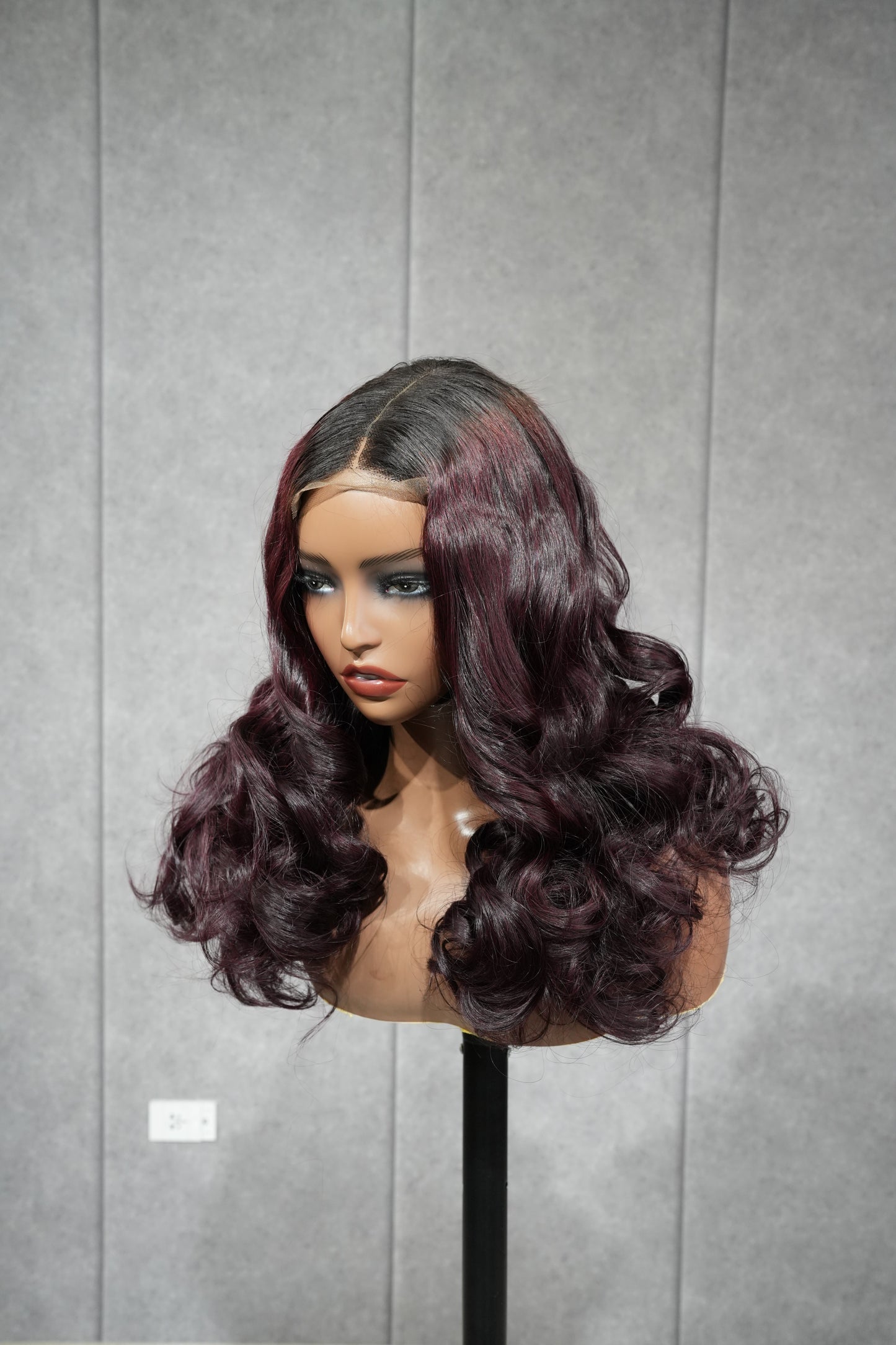 300gr Burgundy Bouncy Wig 2x6 Closure 24''